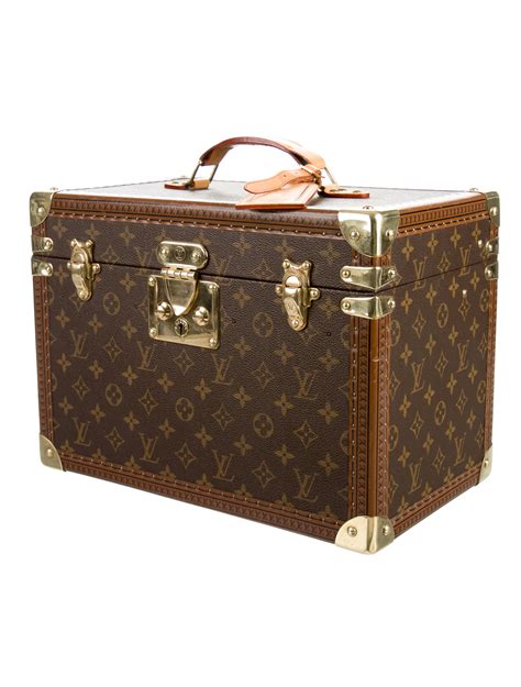 toilette louis vuitton|louis vuitton toiletry case.